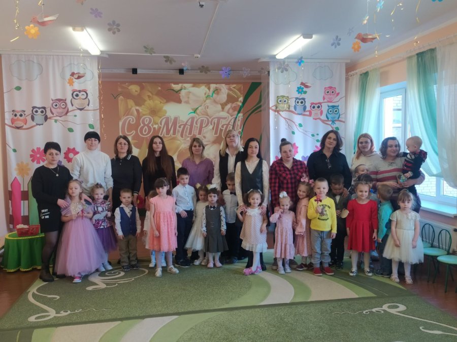 С праздником, милые мамы!